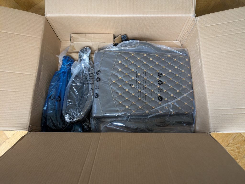 Verpackung des Dowinx LS 6689 Gaming-Stuhls geöffnet (4)