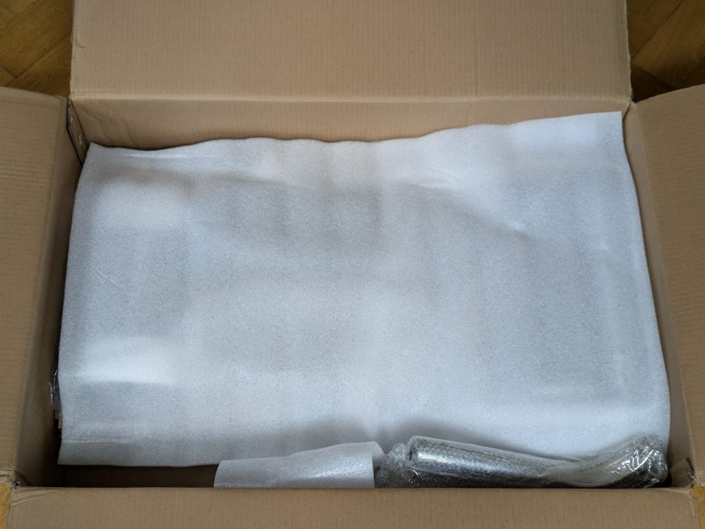 Verpackung des GTPLAYER GT800A Gaming-Stuhls geöffnet