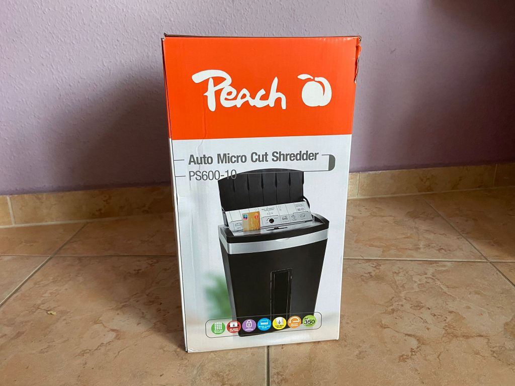 Verpackung des Peach PS600-10 Aktenvernichters von der Seite