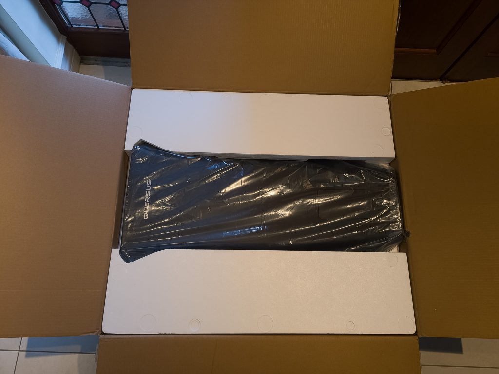 Verpackung des Quersus ICOS Edition ONE Gaming-Stuhls geöffnet (5)
