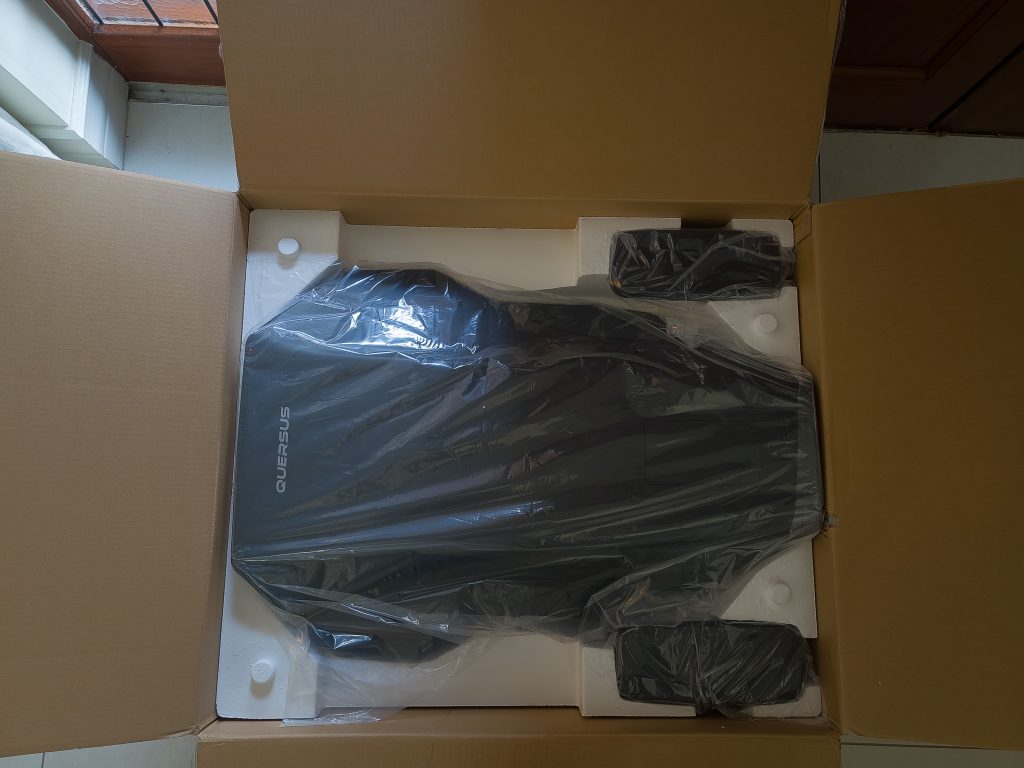 Verpackung des Quersus ICOS Edition ONE Gaming-Stuhls geöffnet (7)