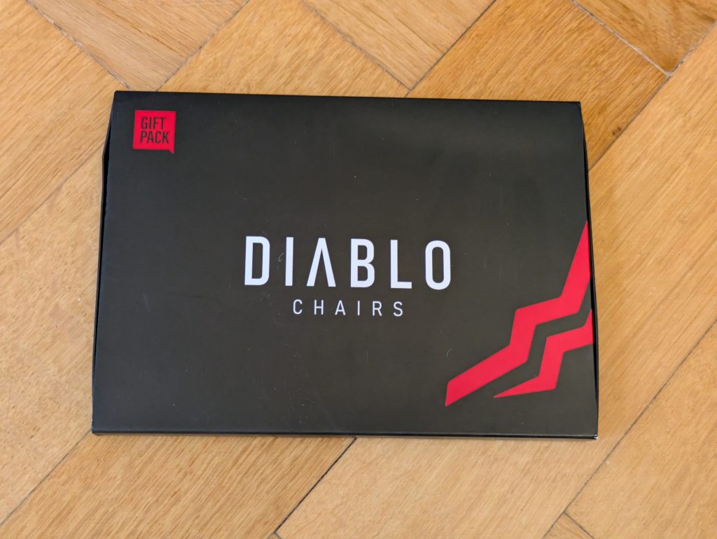 Verpackung des Zubehörs des Diablo X-Ray 2.0 Gaming-Stuhls