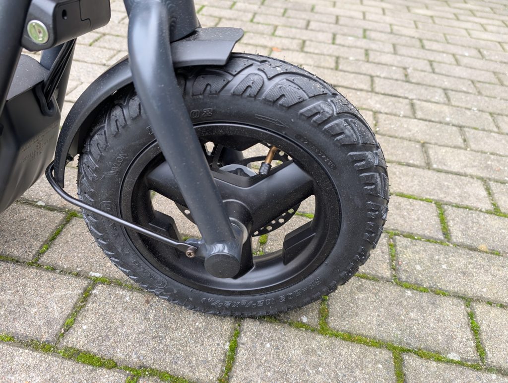 Vorderrad des Egret X+ E-Scooters