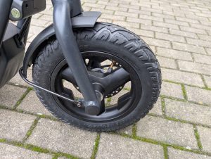 Vorderrad des Egret X+ E-Scooters