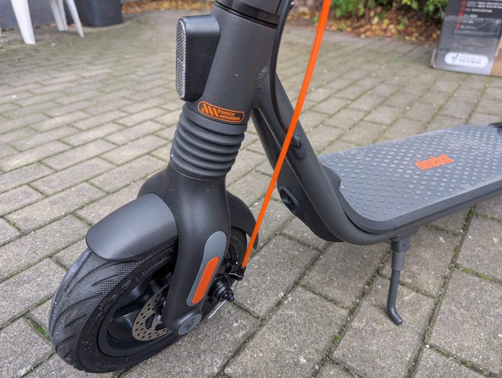 Vorderrad des Segway Ninebot F2 Pro E-Scooters