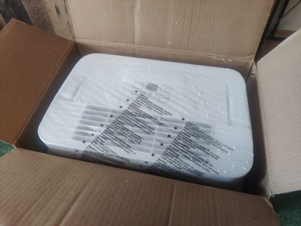 Comfee MDDN-12DEN7 Luftentfeuchter Verpackung von oben 2