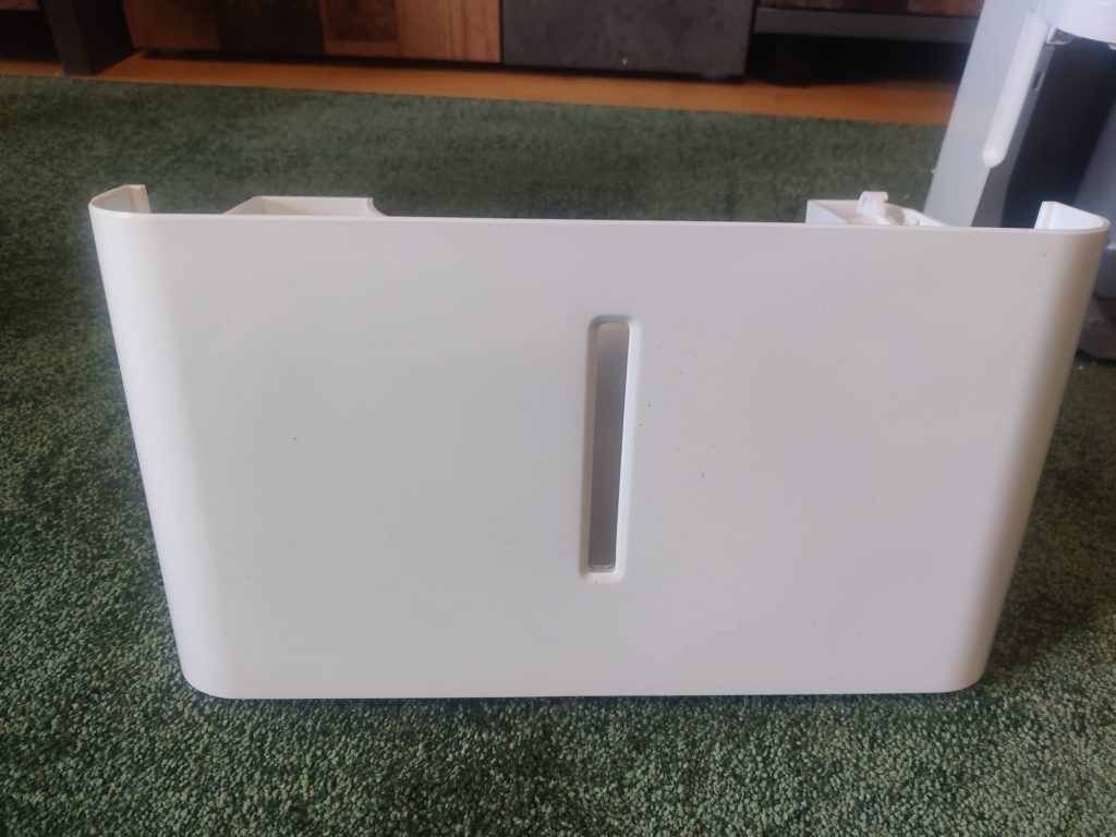 Comfee MDDN-12DEN7 Luftentfeuchter Wassertank von vorne