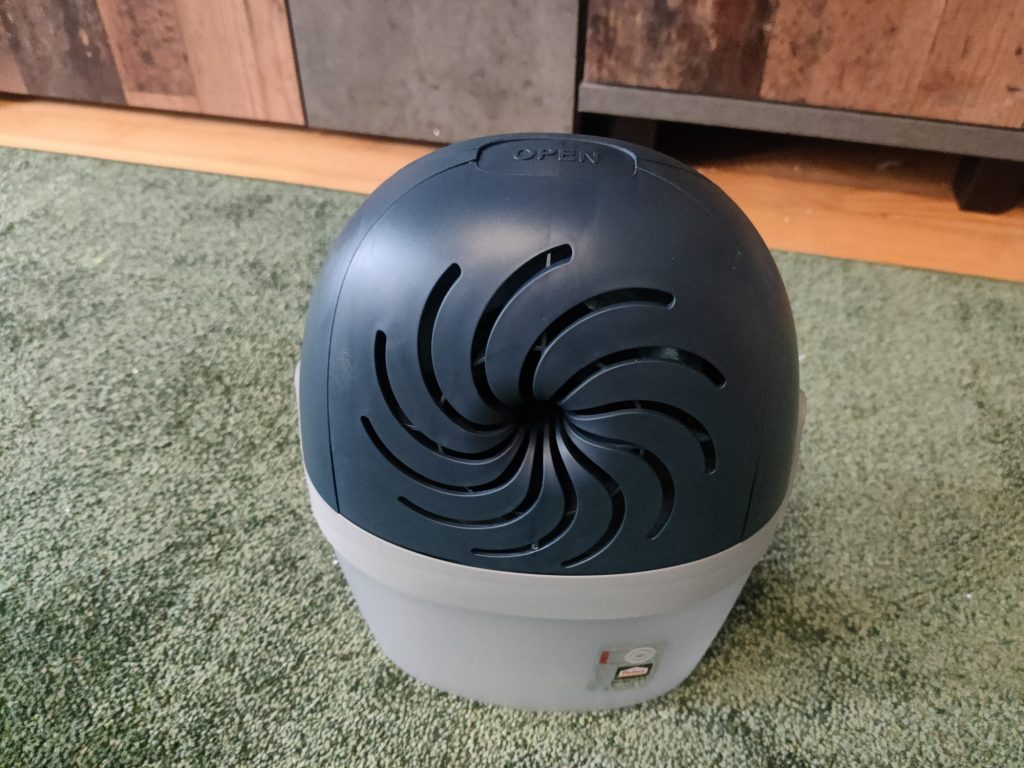 Pattex Aero 360º Luftentfeuchter zusammengebaut
