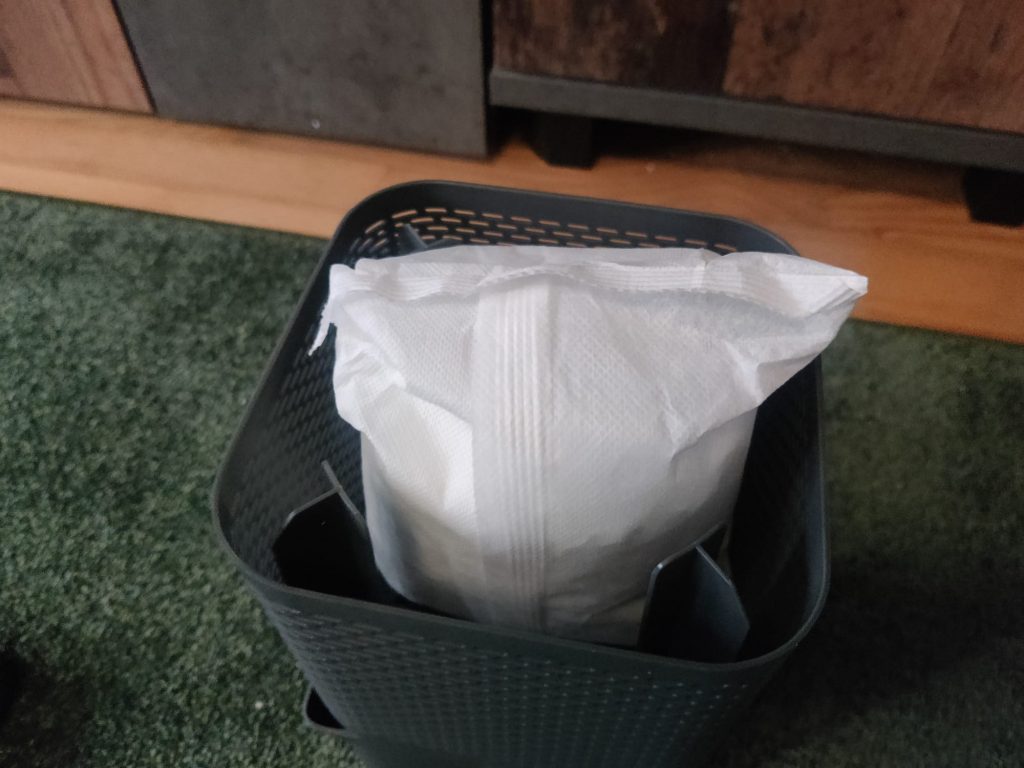 BonAura® AirOne Luftentfeuchter Granulatbeutel eingebaut