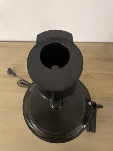 nutribullet NBJ500 Slow-Juicer Einfüllöffnung verschlossen mit kleiner Zusatzöffnung