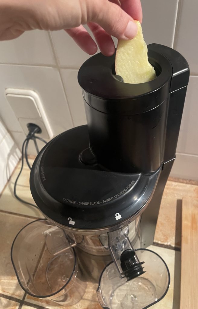 nutribullet NBJ500 Slow-Juicer Verwendung kleine Einfüllöffnung