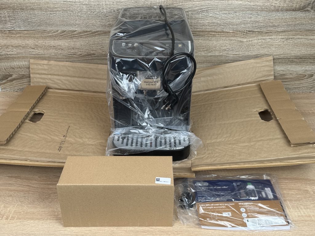 De'Longhi Magnifica Evo Next ECAM 310.60.B Kaffeevollautomat ausgepackt 2