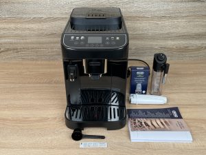 De'Longhi Magnifica Evo Next ECAM 310.60.B Kaffeevollautomat ausgepackt 4