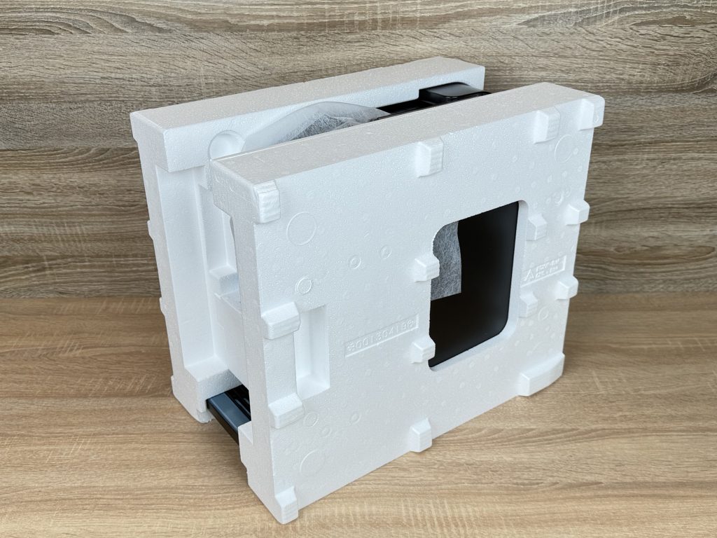 Siemens EQ300 TF301E19 Kaffeevollautomat ausgepackt 1