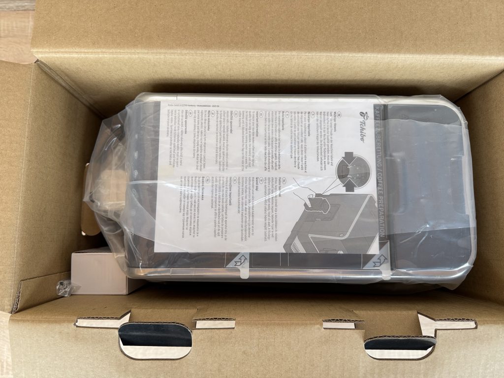 Tchibo Esperto Pro Kaffeevollautomat in der Verpackung 2