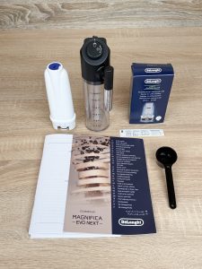 De'Longhi Magnifica Evo Next ECAM 310.60.B Kaffeevollautomat Detail Zubehör