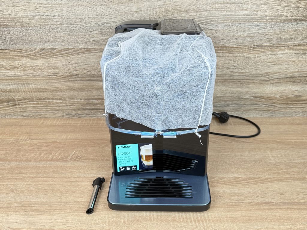 Siemens EQ300 TF301E19 Kaffeevollautomat ausgepackt 2