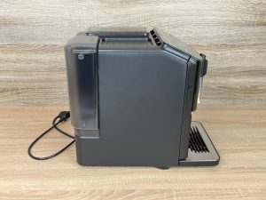 Siemens EQ300 TF301E19 Kaffeevollautomat linke Seite