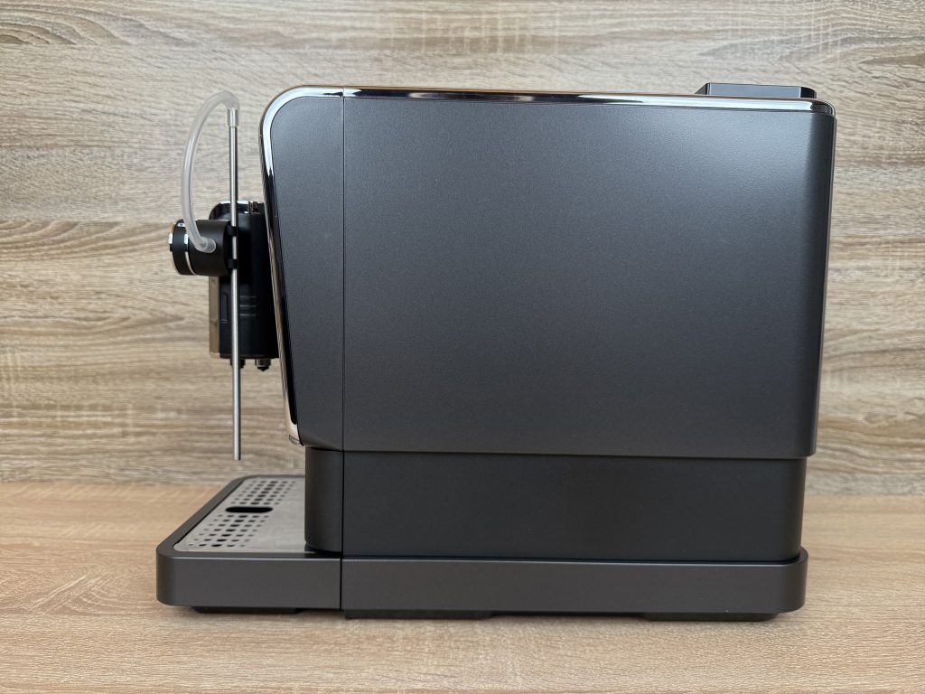 Tchibo Esperto Pro Kaffeevollautomat rechte Seite