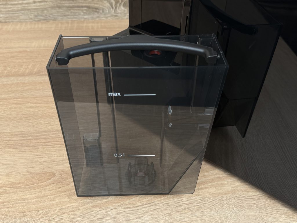 Melitta Solo E 950-222 Kaffeevollautomat Detail Wassertank 3