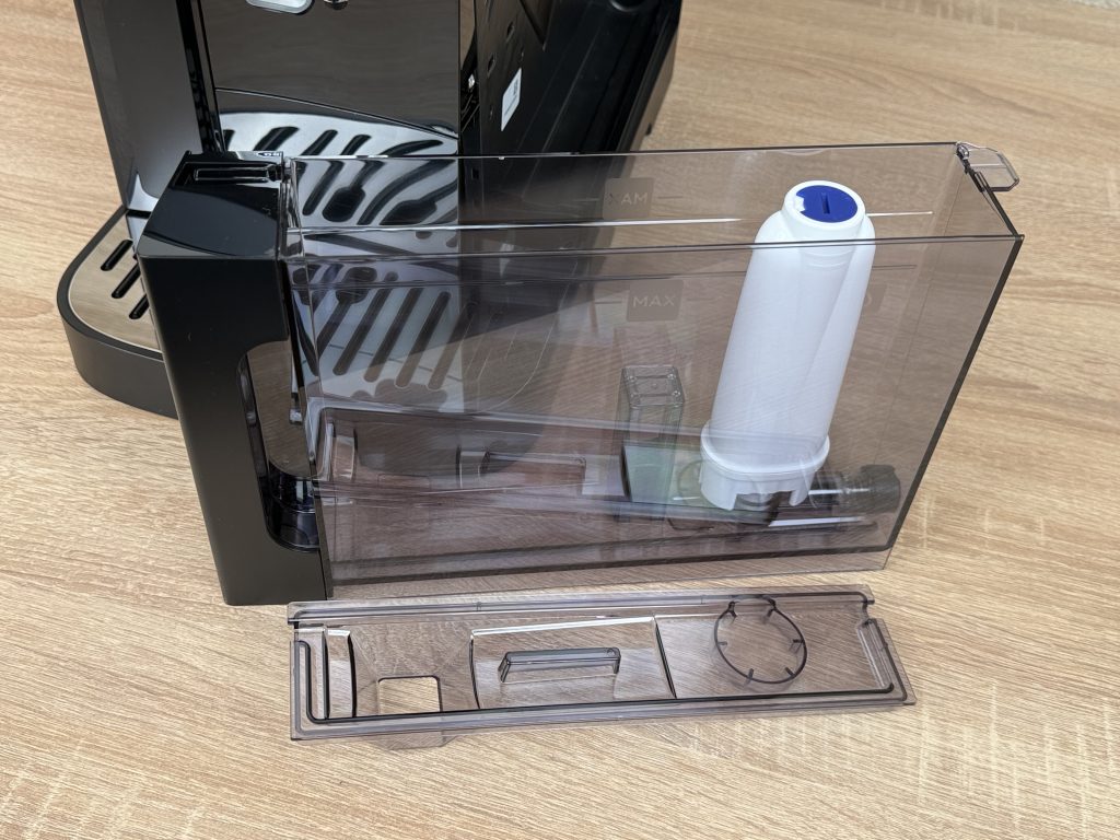 De'Longhi Magnifica Evo Next ECAM 310.60.B Kaffeevollautomat Deteil Wasserbehälter