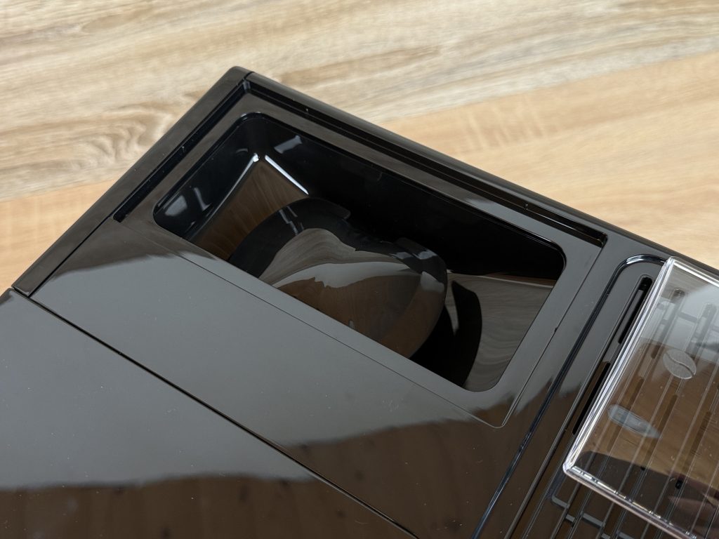 Melitta Solo E 950-222 Kaffeevollautomat Detail Bohnenbehälter 2