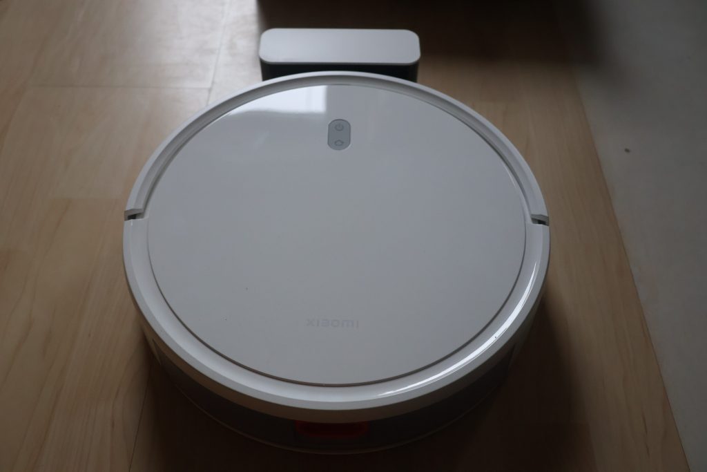 Xiaomi E12 Staubsauger-Roboter mit Station