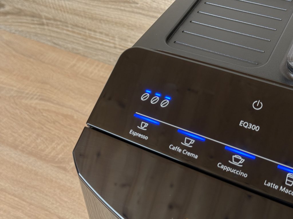 Siemens EQ300 TF301E19 Kaffeevollautomat Stärkeeinstellung stark