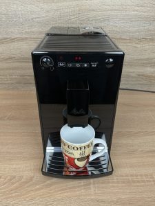 Melitta Solo E 950-222 Kaffeevollautomat mit Kaffeetasse