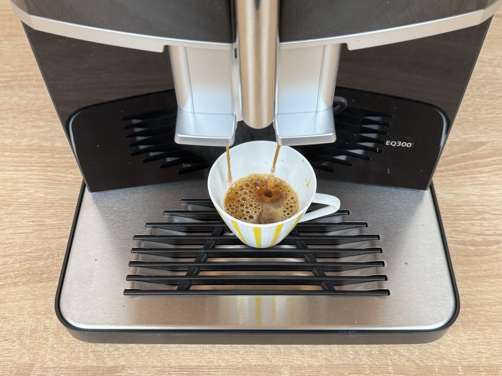 Siemens EQ300 TF301E19 Kaffeevollautomat Abfüllng Espresso