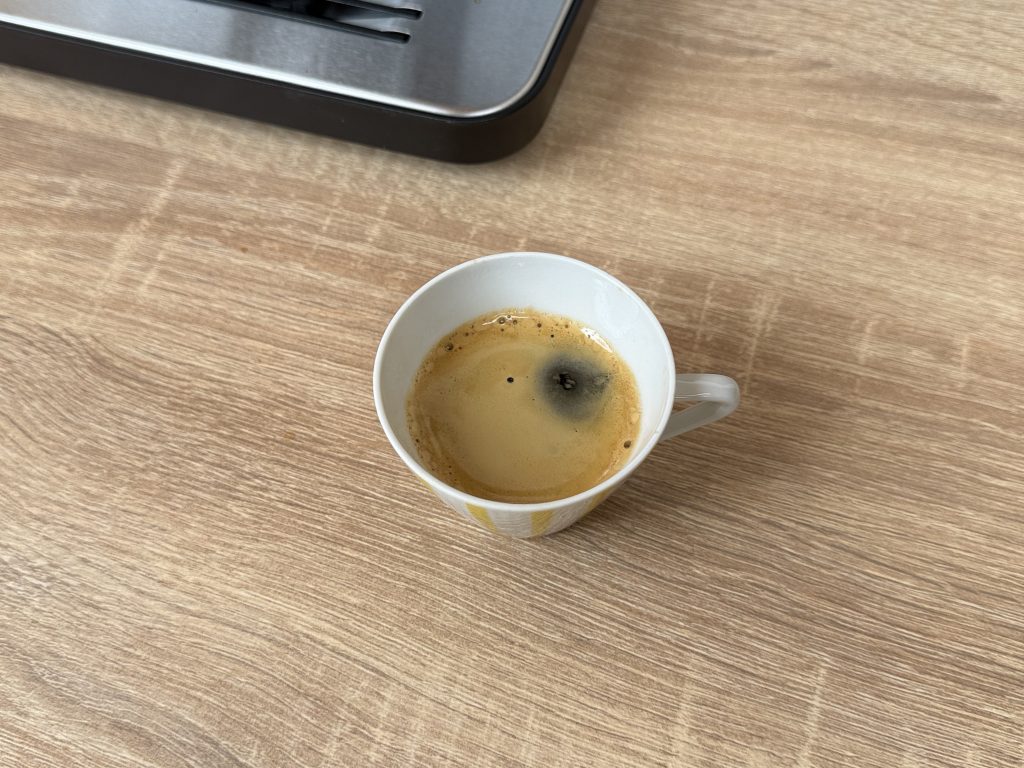 Siemens EQ300 TF301E19 Kaffeevollautomat fertiger Espresso
