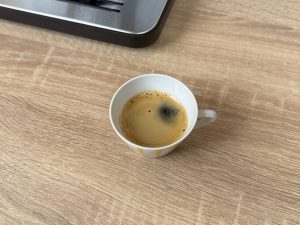 Siemens EQ300 TF301E19 Kaffeevollautomat fertiger Espresso