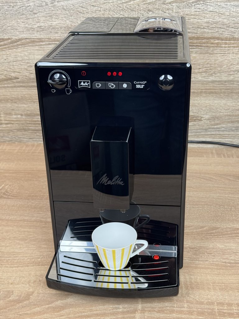 Melitta Solo E 950-222 Kaffeevollautomat mit Espresso-Tasse