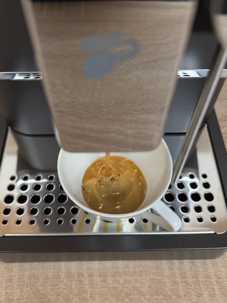 Tchibo Esperto Pro Kaffeevollautomat abfüllen Espresso