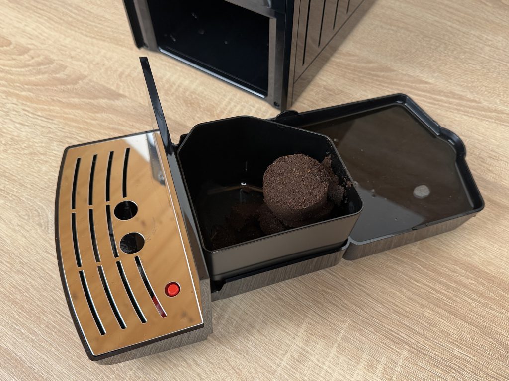 Melitta Solo E 950-222 Kaffeevollautomat entnommene Tropfschale mit Tresterbehälter