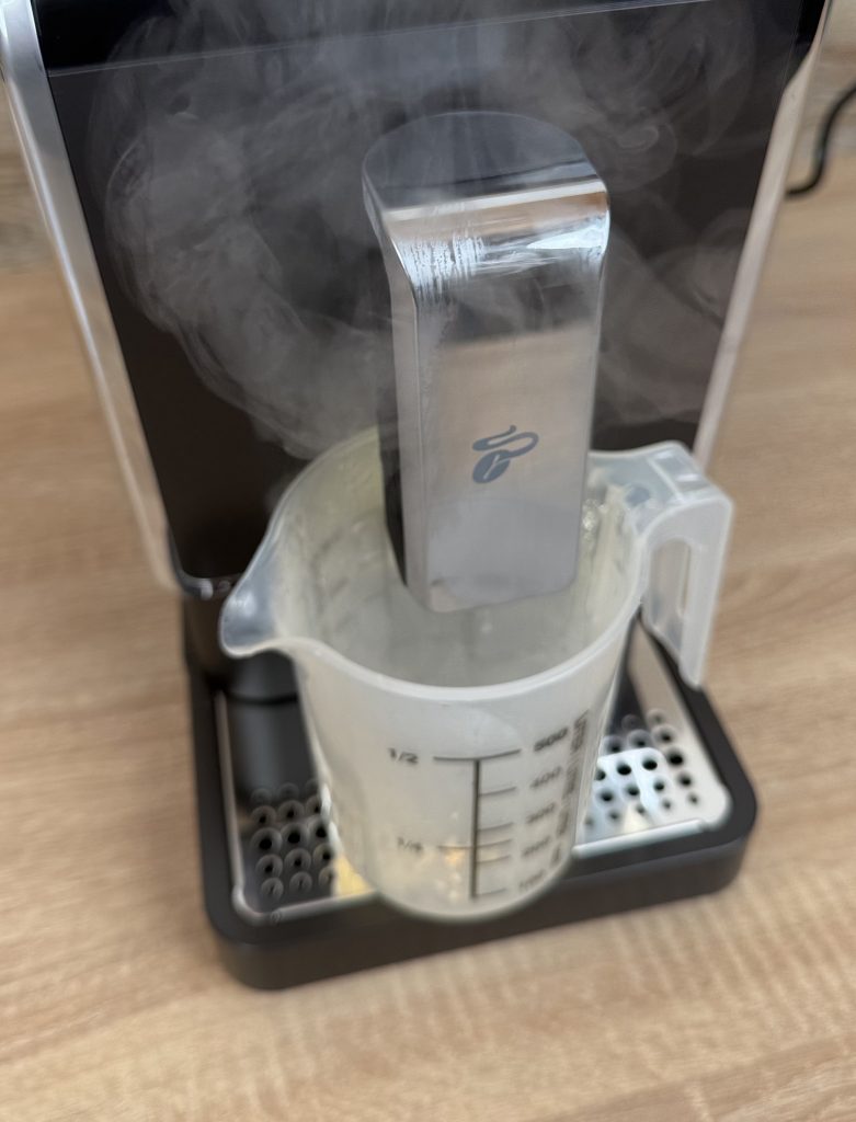 Tchibo Esperto Pro Kaffeevollautomat bei der Reinigung