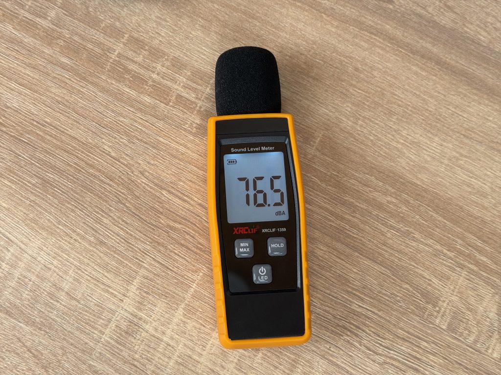 Siemens EQ300 TF301E19 Kaffeevollautomat Lautstärke