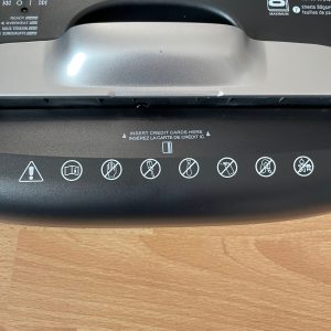 Amazon Basics Aktenvernichter Sicherheitshinweise