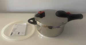 Amazon Basics Schnellkochtopf mit Zubehör