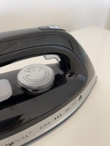 Clatronic® DBS 3749 Dampfbügelstation Nahaufnahme Temperaturregler