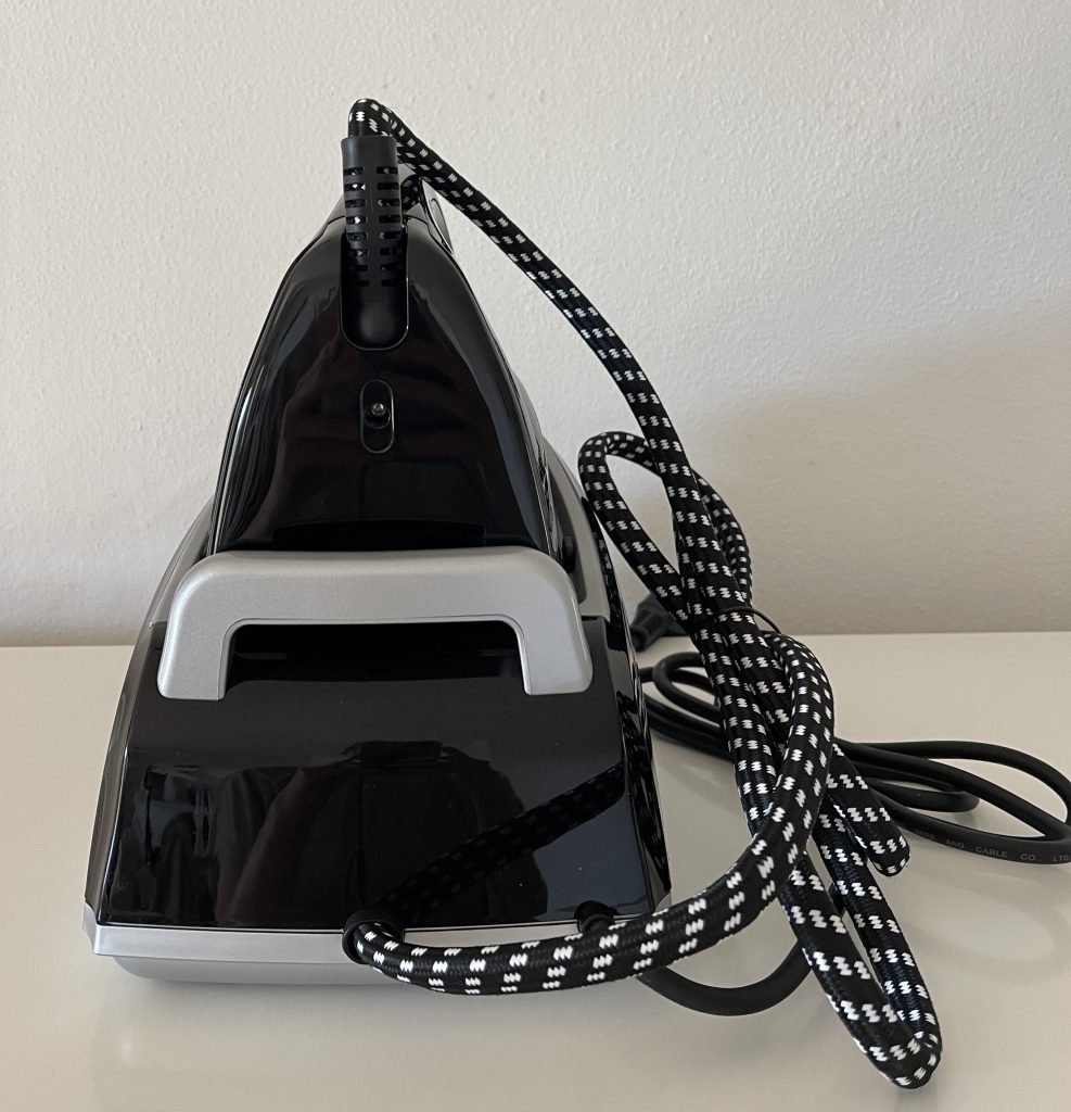 Clatronic® DBS 3749 Dampfbügelstation von hinten