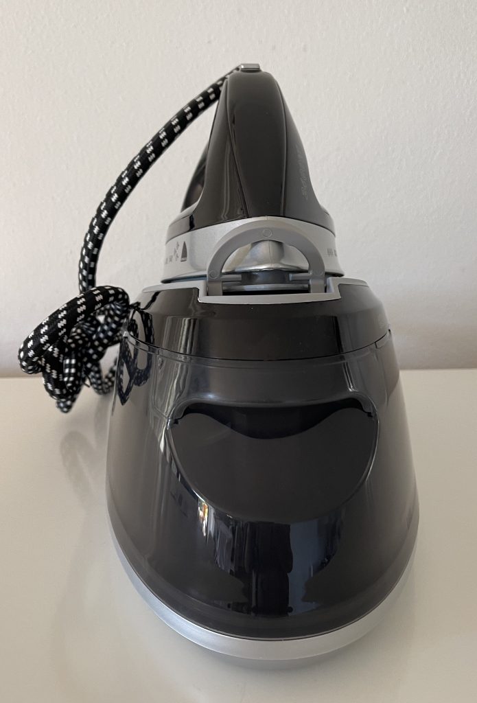 Clatronic® DBS 3749 Dampfbügelstation von vorne