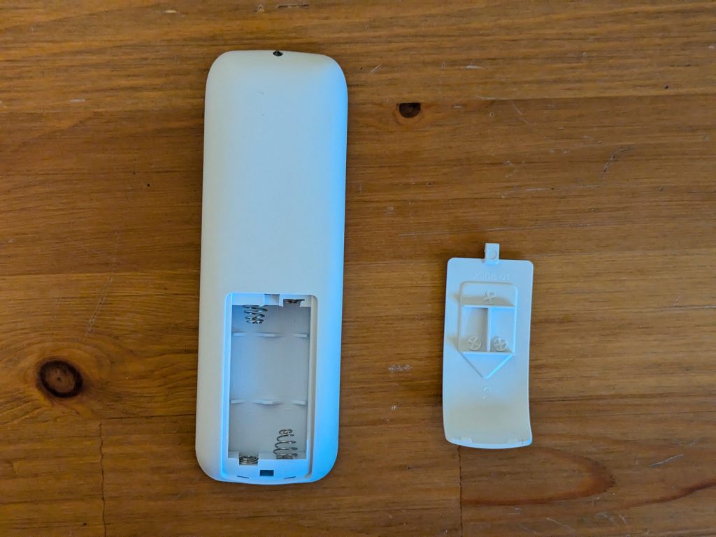 Fernbedienung der Heidenfeld HF-HP 150 Infrarotheizung von hinten