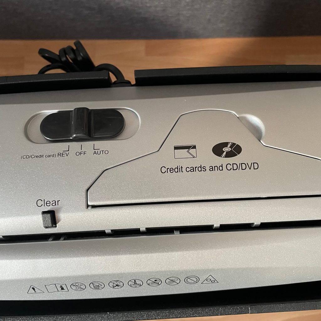 GENIE 245 CD Aktenvernichter CD-Schlitz
