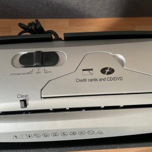 GENIE 245 CD Aktenvernichter CD-Schlitz
