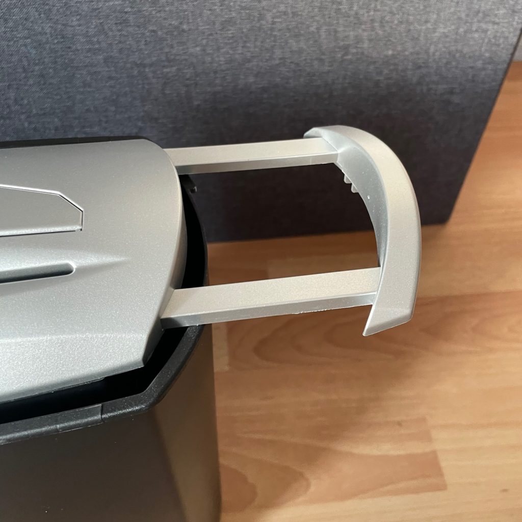 GENIE 245 CD Aktenvernichter Griff ausgezogen