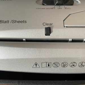 GENIE 245 CD Aktenvernichter Reinigungsknopf