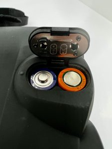 Canon 10x30 is II Fernglas Batteriefach