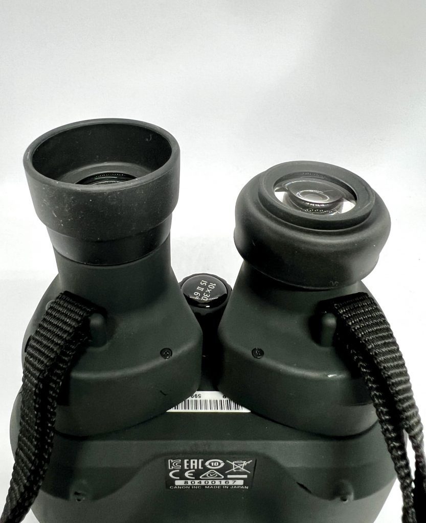 Canon 10x30 is II Fernglas