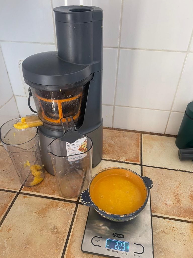Kenwood-PureJuice-Pro-JMP85.00SI-Slow-Juicer Saftausbeute Orangen